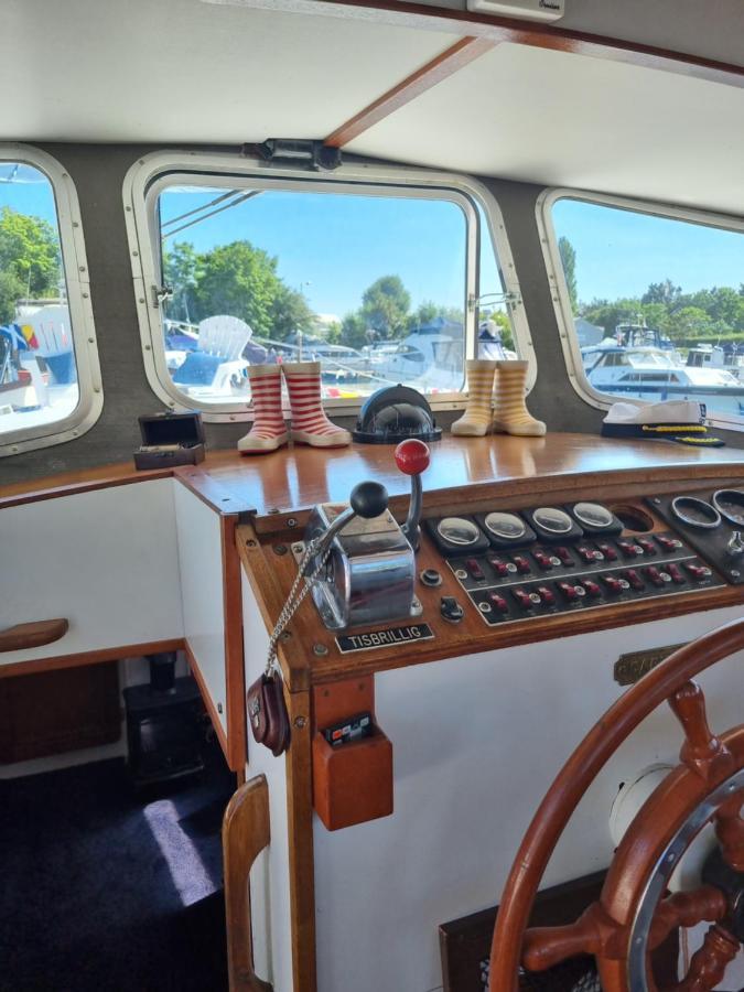 Traditional Boat Hotel Thorpe  Екстериор снимка