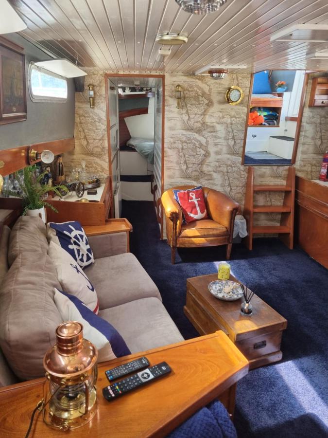 Traditional Boat Hotel Thorpe  Екстериор снимка